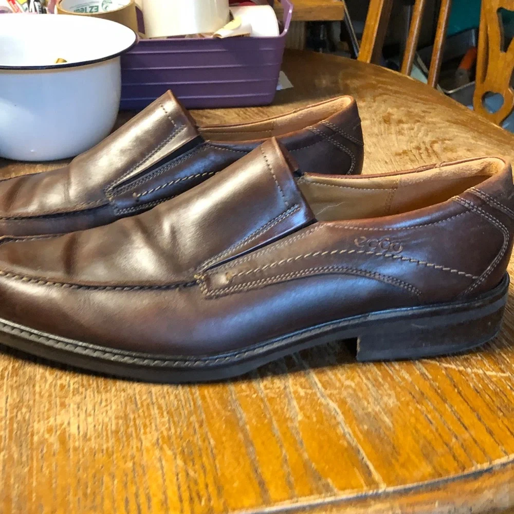 Ecco Men's Dark Brown Leather Slip-On Loafers